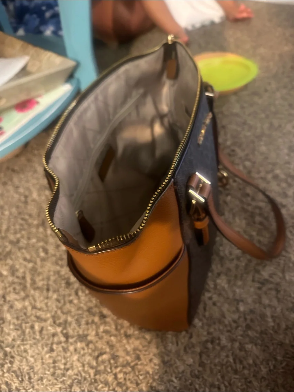 Michael Kors Charlotte Large Tote in Brown signature coated canvas